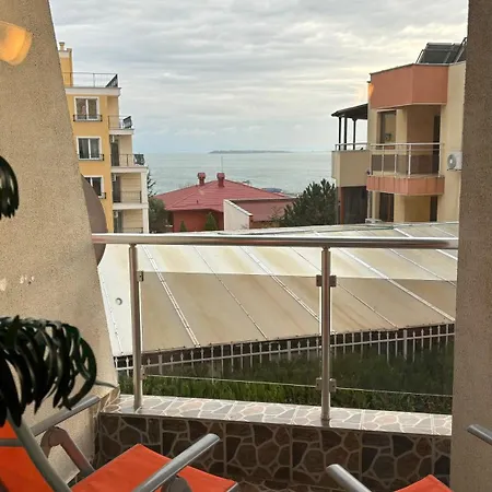 Cozy With 2 Bedrooms And Sea View Daire