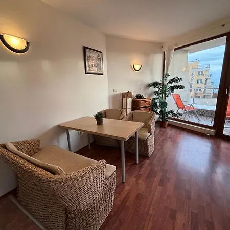 Cozy With 2 Bedrooms And Sea View Daire *
