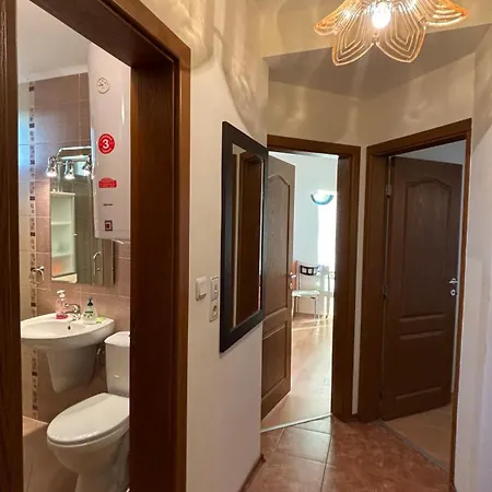 Daire Cozy With 2 Bedrooms And Sea View Sveti Vlas